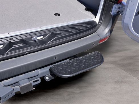 Used 2024 Mercedes-Benz Sprinter 3500 image 25