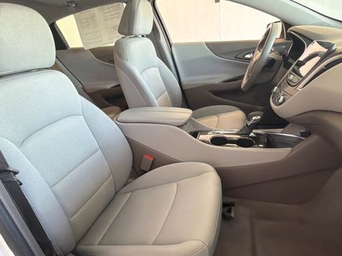 Used 2024 Chevrolet Malibu LT image 24