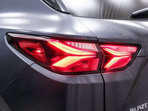 Used 2022 Chevrolet Blazer Premier w/ LPO, Sport Package image 7