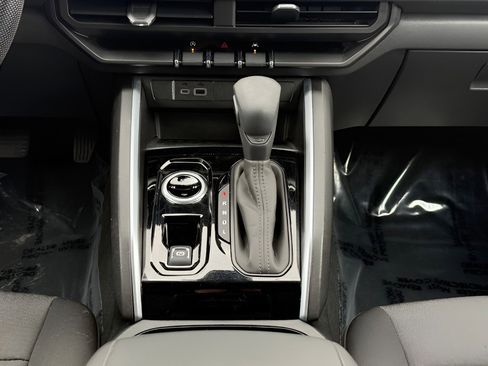 Certified 2024 Chevrolet Colorado W/T w/ Advanced Trailering Package image 21