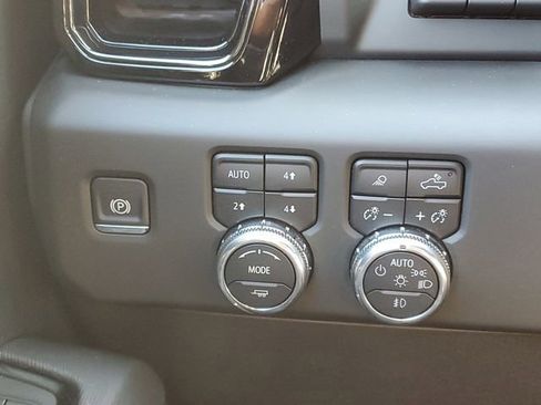 Certified 2025 GMC Sierra 1500 AT4X AWD/4WD image 18