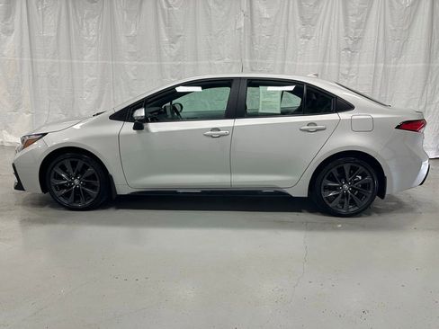 Used 2025 Toyota Corolla SE image 4