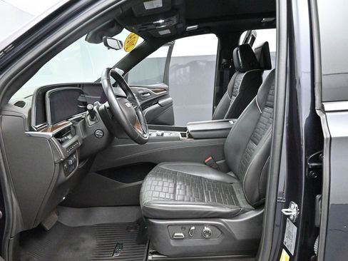 Certified 2024 Cadillac Escalade ESV Premium Luxury Platinum AWD/4WD image 16