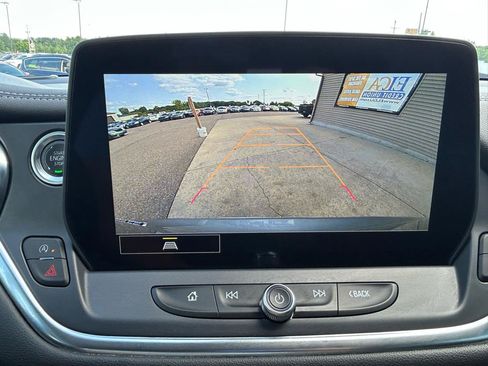 Used 2025 Chevrolet Blazer LT FWD image 23