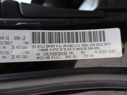 Used 2019 Jeep Grand Cherokee Laredo image 33