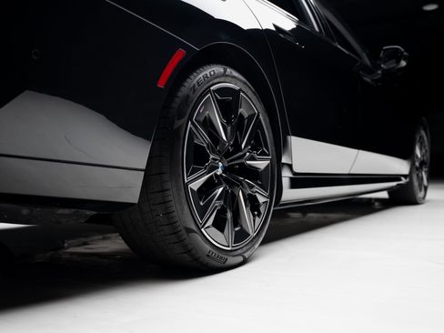 Used 2024 BMW i7 eDrive50 w/ M Sport Package image 77