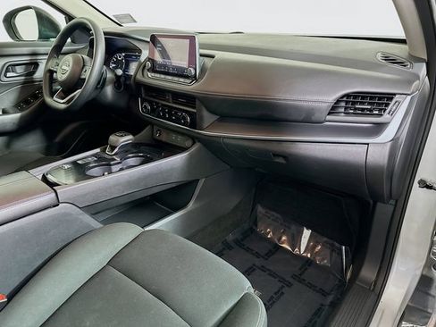 Used 2024 Nissan Rogue S image 27