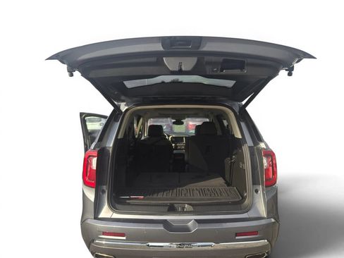 Used 2022 GMC Acadia Denali w/ Trailering Package FWD image 5