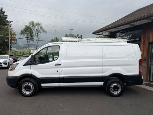 Used 2019 Ford Transit 250 130 Low Roof RWD image 2