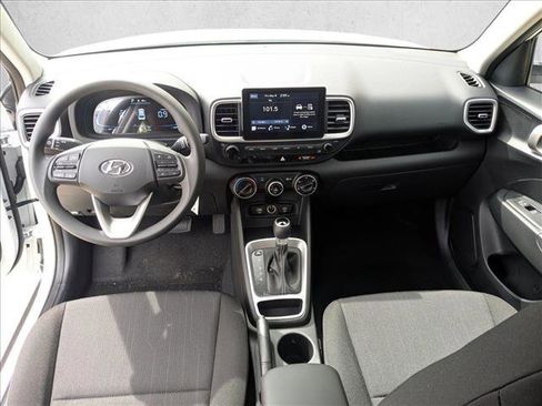 New 2026 Hyundai Venue SE FWD image 17