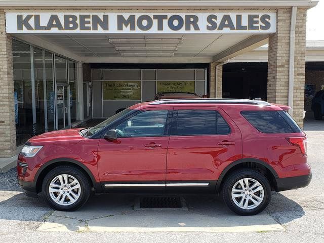 Used 2019 Ford Explorer XLT AWD/4WD image 2