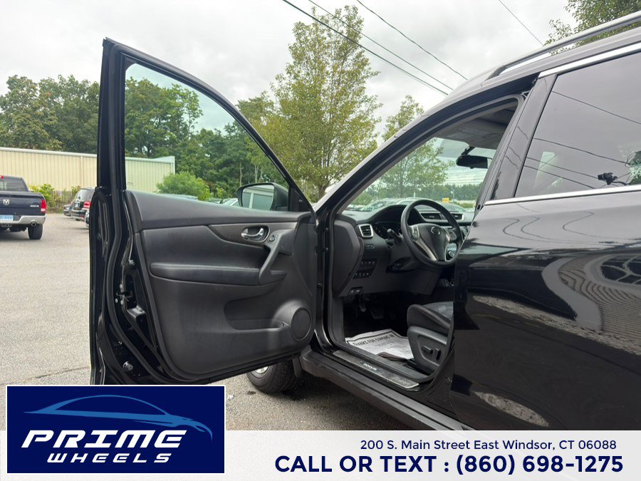 Used 2015 Nissan Rogue SV w/ SV Premium Package AWD/4WD image 9