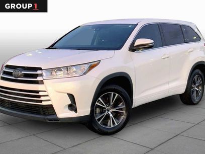 Used 2017 Toyota Highlander LE