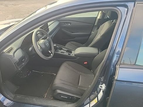 Used 2025 Honda Accord SE image 13