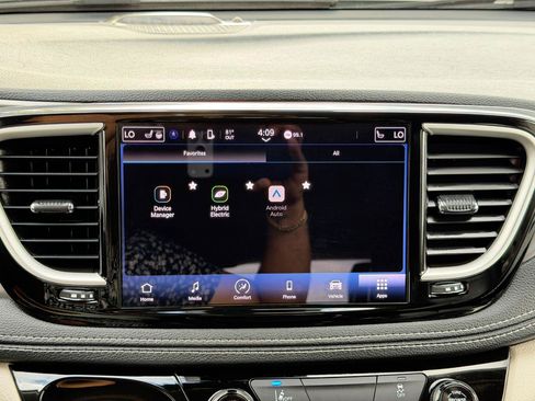 Used 2022 Chrysler Pacifica Touring-L FWD image 63