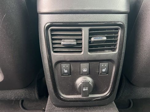 Used 2014 Chrysler 300 S w/ Luxury Group image 17