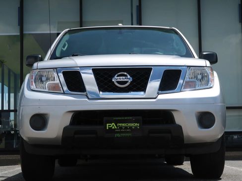 Used 2017 Nissan Frontier SV RWD image 3