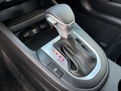Used 2022 Kia Forte LXS FWD image 30