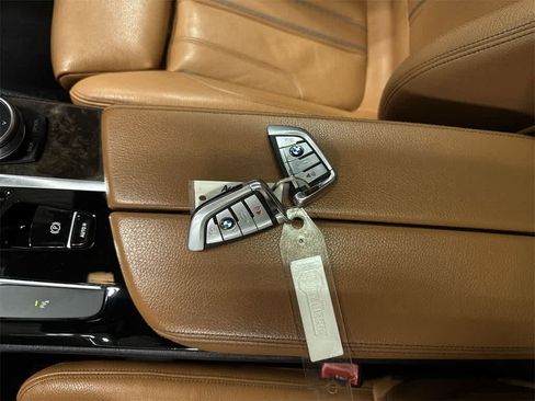 Used 2019 BMW 530i xDrive w/ Convenience Package image 33