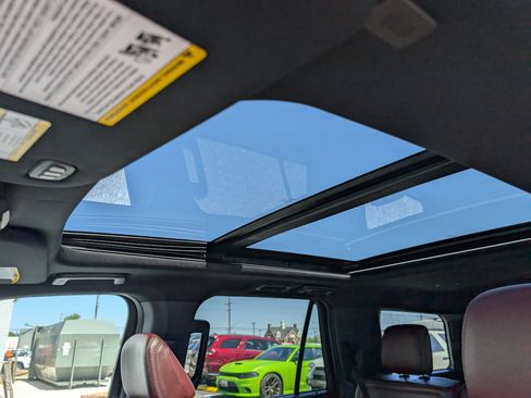 Used 2023 Ford Expedition Limited image 10