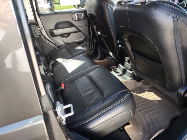 Used 2019 Jeep Wrangler Unlimited Sahara w/ Uconnect 4C Nav & Sound Group AWD/4WD image 24