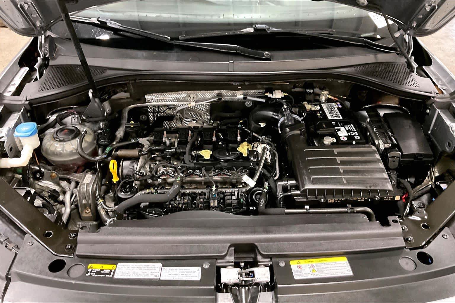 Used 2020 Volkswagen Tiguan SEL Premium R-Line AWD/4WD image 32