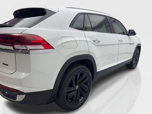 Used 2022 Volkswagen Atlas Cross Sport SE w/ Panoramic Sunroof Package image 12