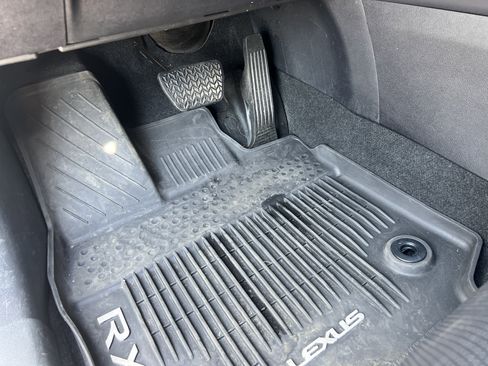 Used 2023 Lexus RX 350 w/ Accessory Package (Z1) image 17