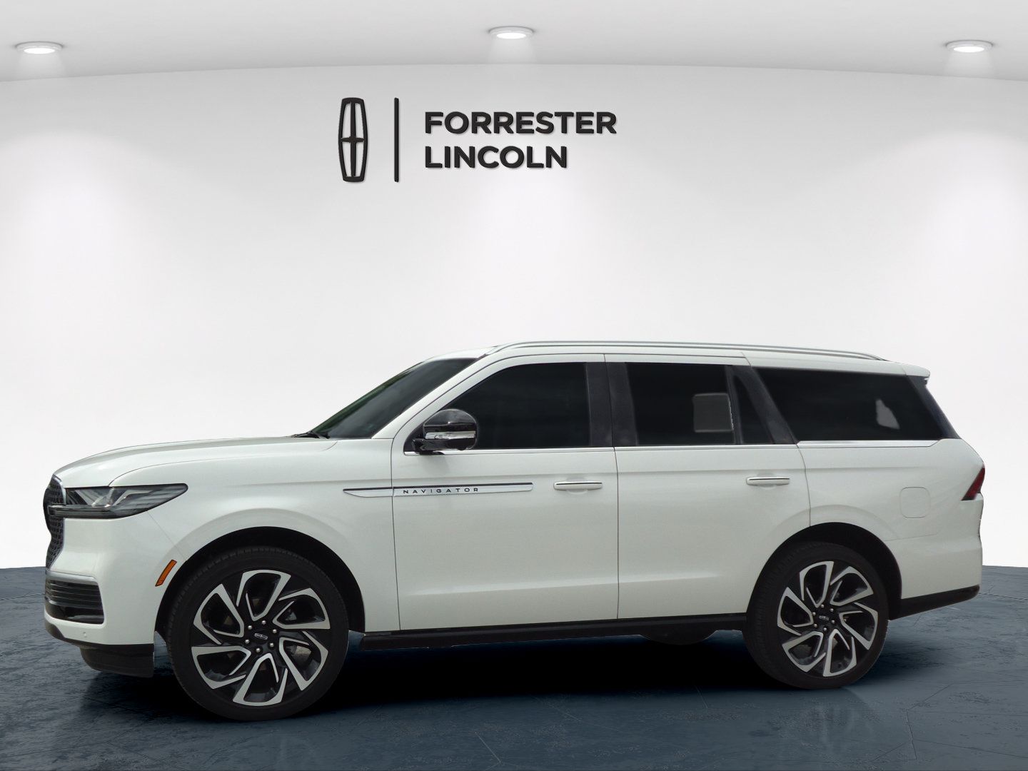 Used 2026 Lincoln Navigator Reserve AWD/4WD image 6