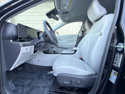 Certified 2025 Hyundai Kona SEL image 13