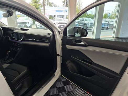 Used 2023 Volkswagen Taos SEL AWD/4WD image 40
