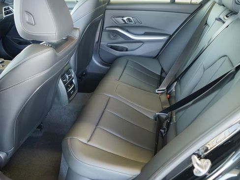 Used 2025 BMW 330i Sedan w/ Convenience Package RWD image 19