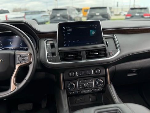 Used 2023 Chevrolet Suburban High Country image 26