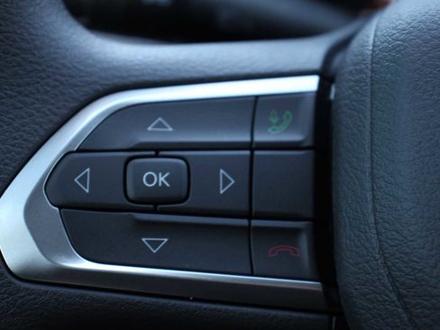 New 2025 Jeep Compass Sport image 31