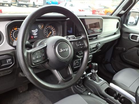 Used 2024 Jeep Wrangler Sport image 15