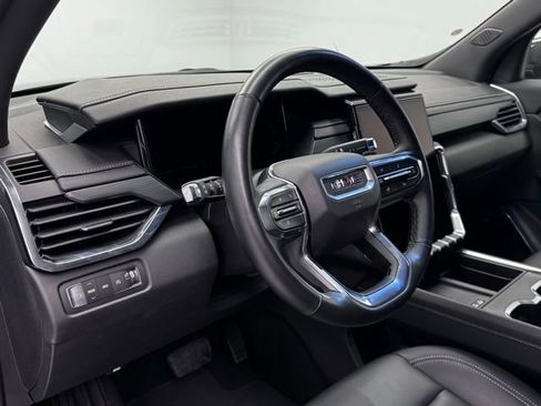 Used 2024 GMC Acadia Elevation image 16