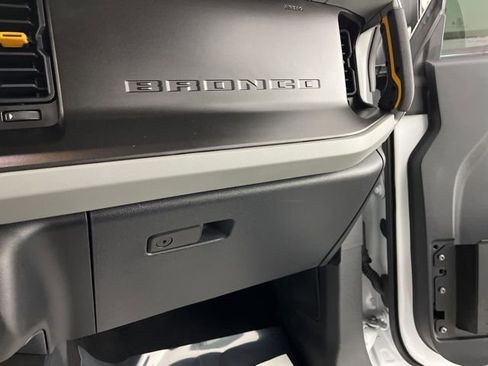 Used 2022 Ford Bronco Badlands image 37