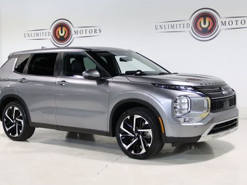 Used 2022 Mitsubishi Outlander SE image 6