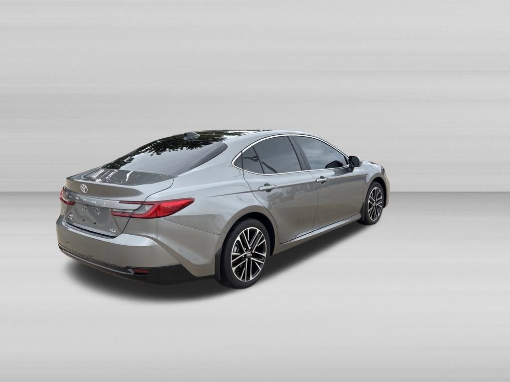 Used 2026 Toyota Camry XLE AWD/4WD image 4
