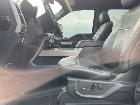 Used 2022 Ford F250 Lariat w/ Black Appearance Package image 29