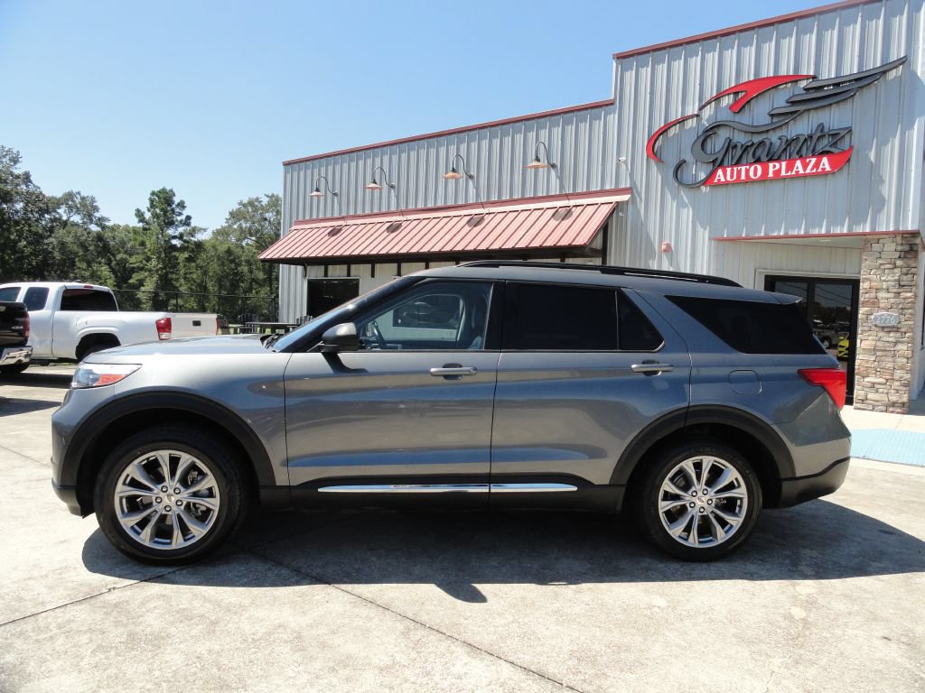 Used 2021 Ford Explorer XLT w/ Equipment Group 202A RWD image 3
