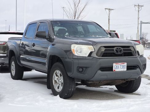 Used 2012 Toyota Tacoma PreRunner image 2