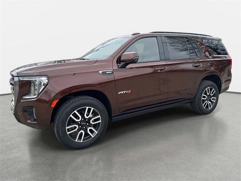 Used 2023 GMC Yukon AT4 w/ Technology Package image 2