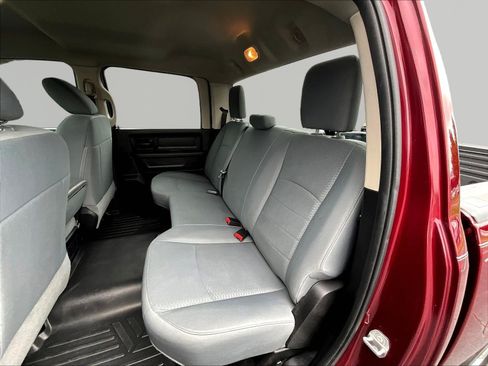 Used 2017 RAM 1500 Express RWD image 23