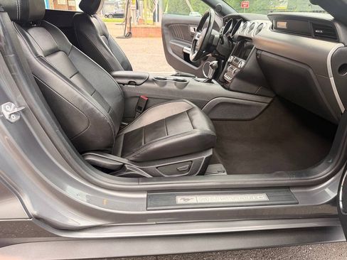 Used 2022 Ford Mustang Premium RWD image 13