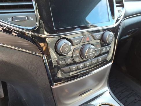 Used 2021 Jeep Grand Cherokee Limited X image 22