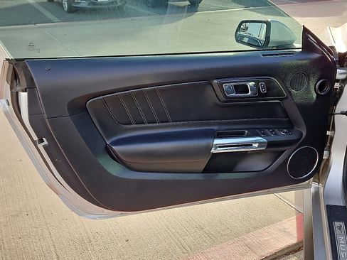 Used 2016 Ford Mustang Premium image 13