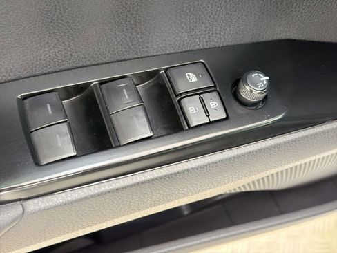 Used 2025 Toyota Camry SE FWD image 21