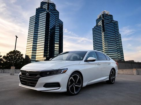 Used 2018 Honda Accord Sport image 1