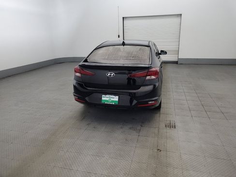 Used 2020 Hyundai Elantra Limited FWD image 7